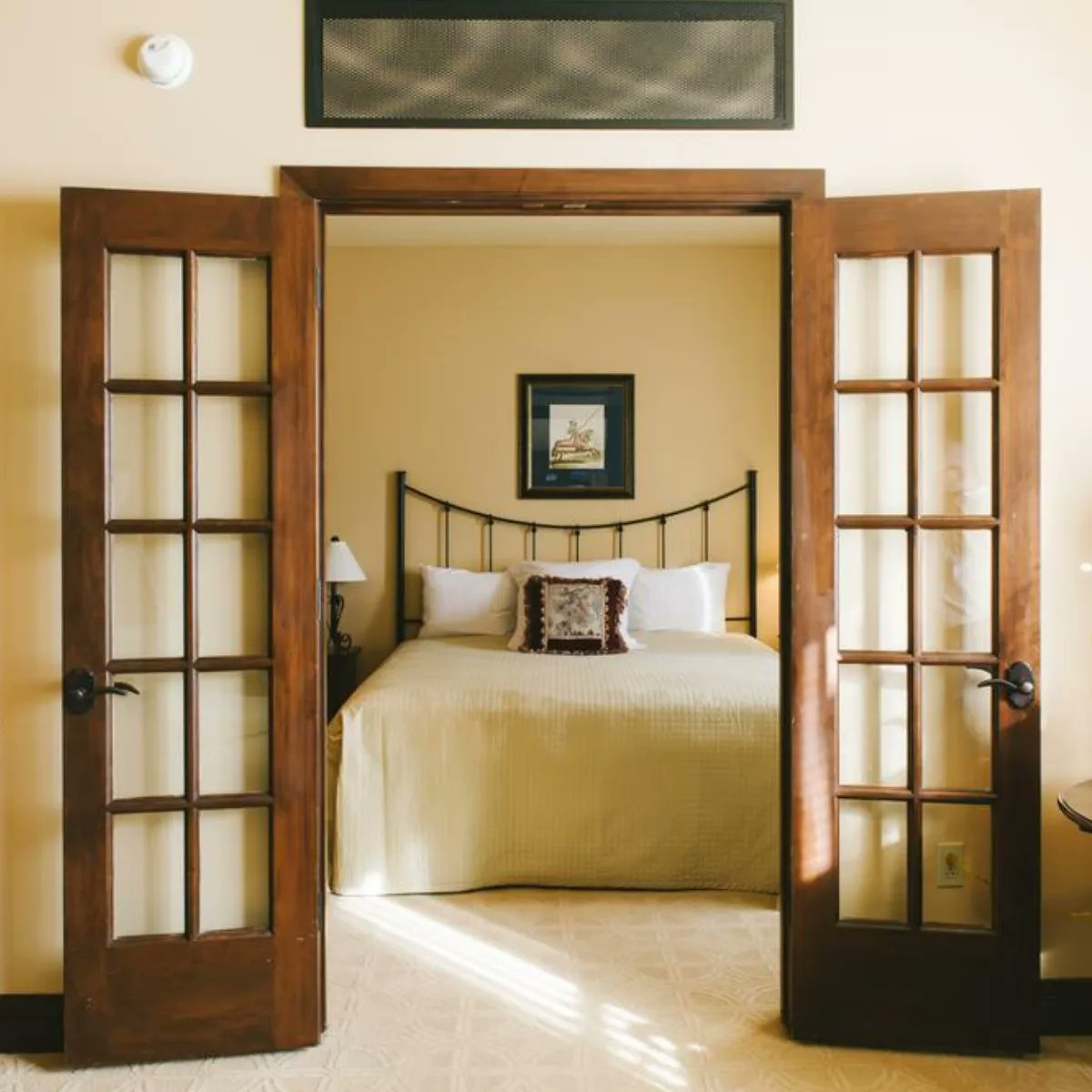 Relax, unwind and dwell in the best boutique hotel in Houston. The comfort of our guests remains our top priority as we strive to provide excellent service in all aspects of our beautiful Italian hotel.
buff.ly/3bfpnX4
#hotelgranduca #granducahouston #houstontx #luxury