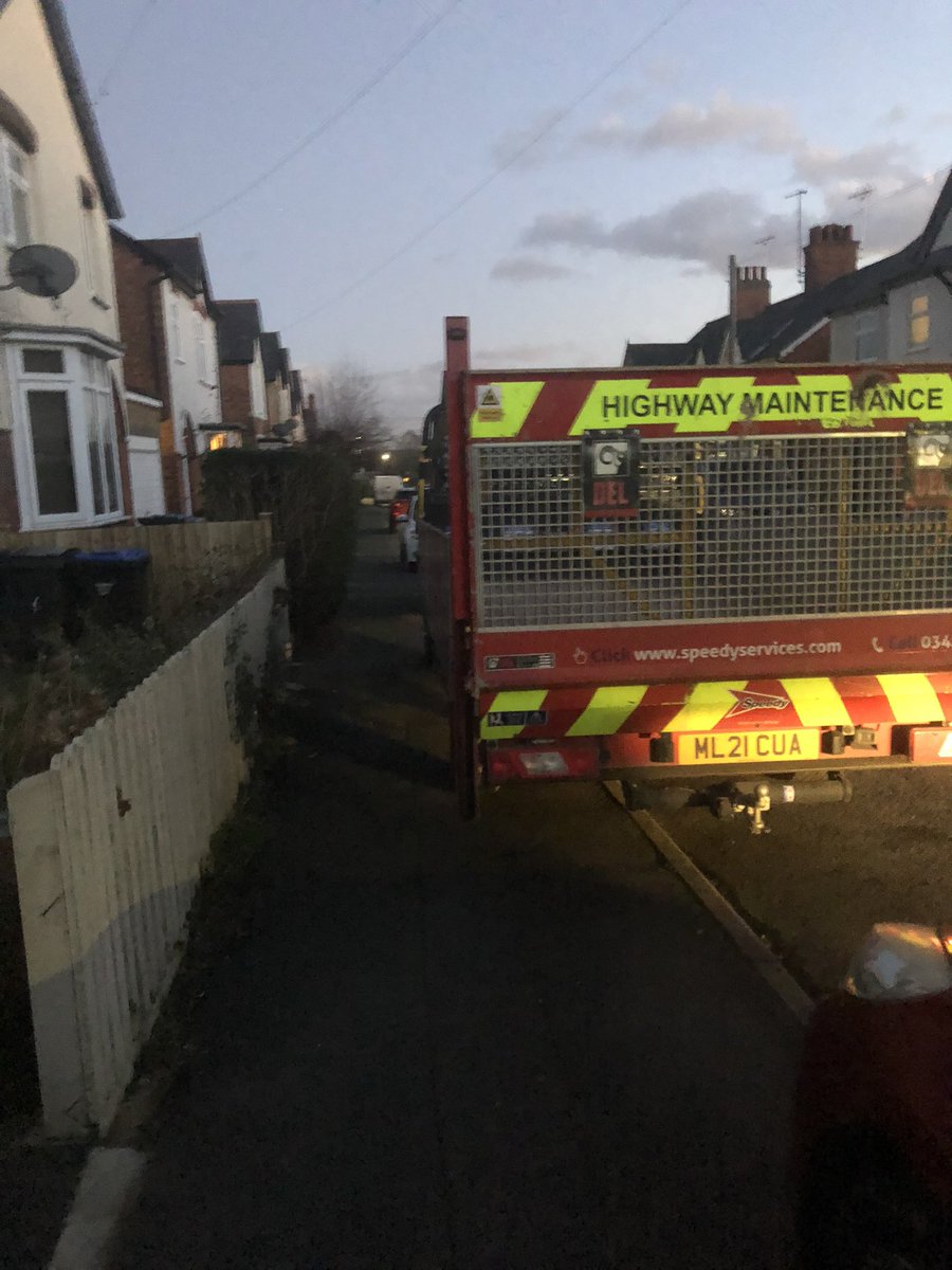 MrTonyPrice1's tweet photo. @wearespeedy the selfish parking of one of your employees is blocking ur path at home in Market Harborough every day the same issues  he doesn’t even live near us  we have all had enough https://t.co/osQVqZZZNs