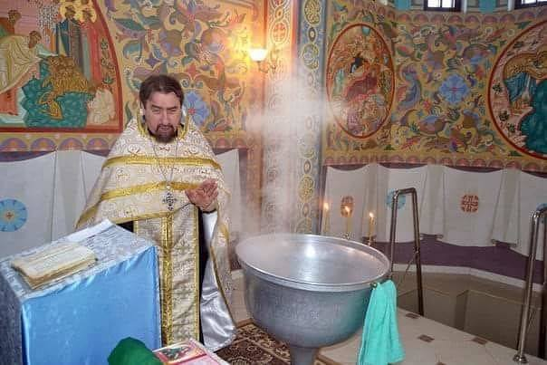 чудеса со святыми. чудеса со святыми. николай чудотворец житие детство. православный храм. чудо в алтаре.