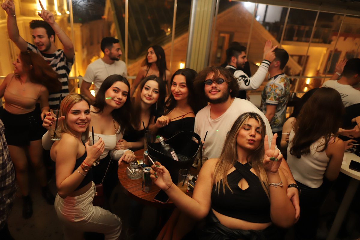 HoboIstanbul's tweet photo. Sapien'S at Hobo! #hoboistanbul #etkinlik #gece #boğazakarşı #ortakoey https://t.co/Ry35lf15Z2