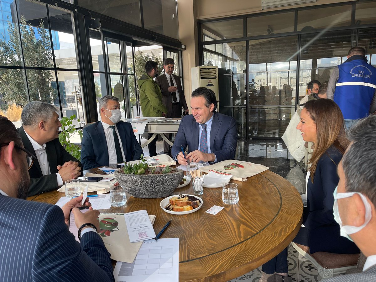 konak_ve's tweet photo. hususlarda eğitim verilmis ilgili konularda kısa video gösterimleri yapılmistir.Etkinliklerimize İlçemizde faaliyet gösteren “Dory’s Kitchen” bedelsiz yer ve ekipman, İzmir Ticaret Odası ise ayni destek sağlamaktadır.@Ozenmustfa @izmirtarim @bsgmtr @GIDANIKORU @izmirekonomiuni https://t.co/GVsadhQ8Q8