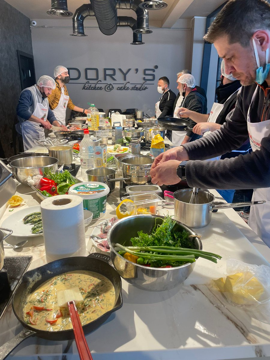 konak_ve's tweet photo. hususlarda eğitim verilmis ilgili konularda kısa video gösterimleri yapılmistir.Etkinliklerimize İlçemizde faaliyet gösteren “Dory’s Kitchen” bedelsiz yer ve ekipman, İzmir Ticaret Odası ise ayni destek sağlamaktadır.@Ozenmustfa @izmirtarim @bsgmtr @GIDANIKORU @izmirekonomiuni https://t.co/GVsadhQ8Q8