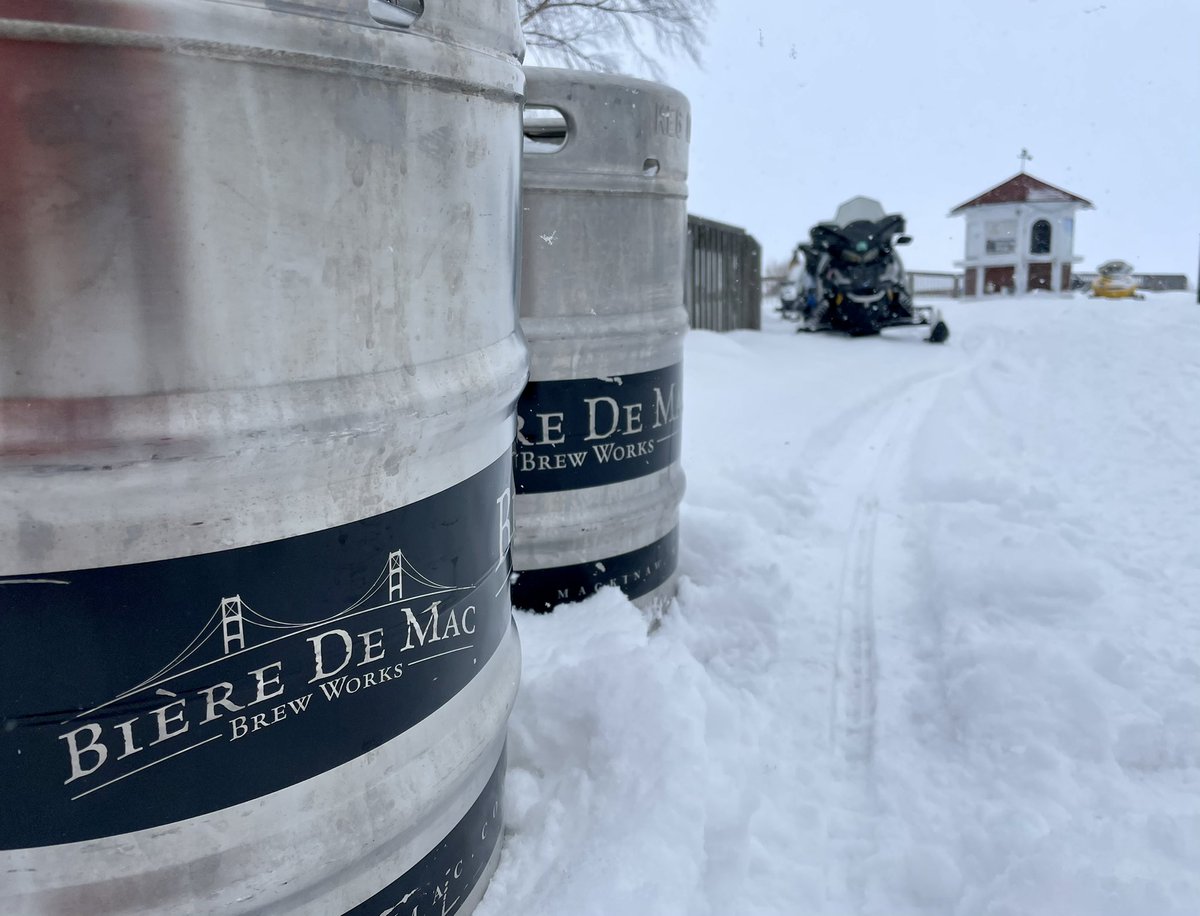 bieredemac's tweet image. Kegs across the ice bridge. ✅