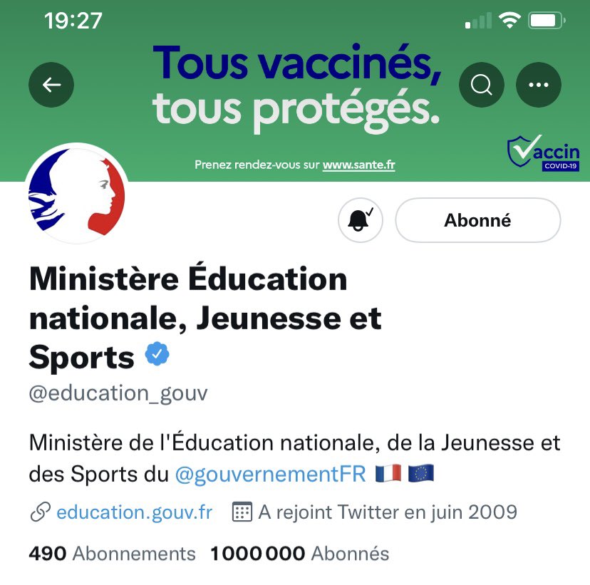 r_serigne's tweet photo. Bravo au compte @education_gouv et au bureau du web #Delcom 1 million d’abonnés c’est quand même la grande classe 😉 @MartinMosoiu ValK-13 @laureaurelia https://t.co/LpqiGnTUPp