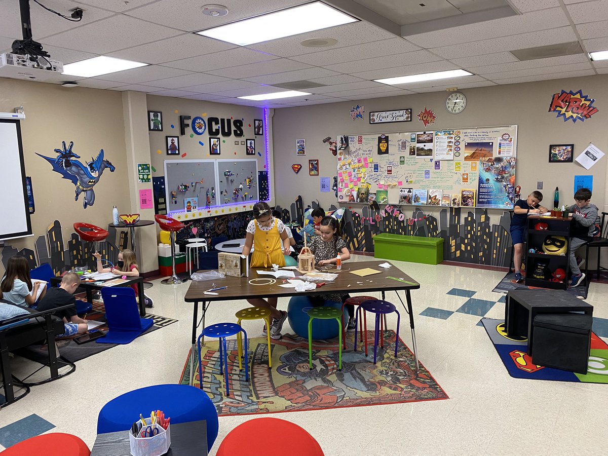 lacygreco3's tweet image. My favorite sight to see: #BlendingLearning! All things da Vinci! STEM, creative &amp;amp; critical thinking, observations, note-taking, SCAMPER @IanAByrd, collaboration, &amp;amp; challenge! @mcnairan3 @nisd @NISDGTAA @NISDLeonSprings @graciemespinoz4 #GrecoSquad
