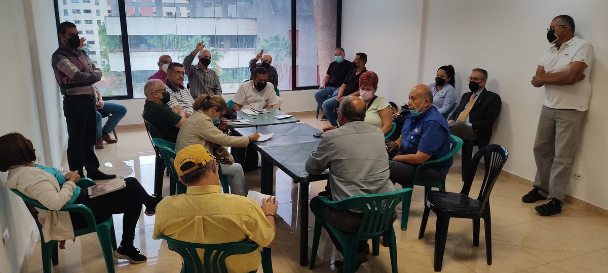 cnancy's tweet photo. Nuestra reunión de la DER #Lara trabajando para el fortalecimiento de nuestro partido @UNT_Lara_ @partidoUNT https://t.co/7VySnsKZ3T