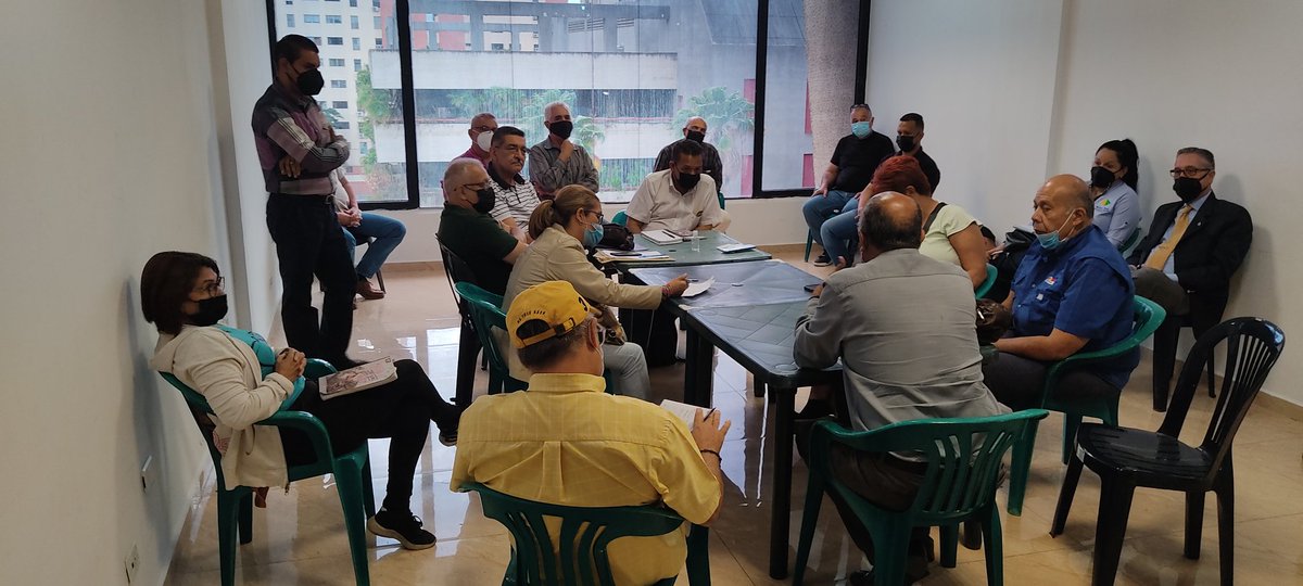 cnancy's tweet photo. Nuestra reunión de la DER #Lara trabajando para el fortalecimiento de nuestro partido @UNT_Lara_ @partidoUNT https://t.co/7VySnsKZ3T