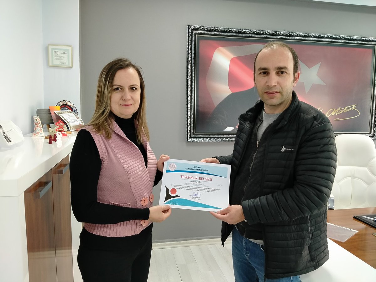 FUral58's tweet photo. 2204-A projesine katılım sağlayan Arzu Yiğit öğretmenimize İl Müdürümüz Sayın Hasan BAŞYİĞİT ve İlçe Müdürümüz Sayın Salim KARABOĞA hocamızın teşekkürünü ilettik. Ahmet Uluçay BİLSEM olarak her projede olacağız. @salimkaraboga @BasyigitHasann @TavsanliBilsem @MEMTavsanli https://t.co/Dim3a72eKJ
