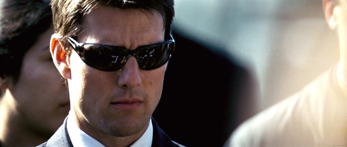 Путин выдвинул три требования Украине. Для начала ей следует изменить нынешний курс и отказаться от вступления в НАТО.
Киев должен признать свободное и демократическое волеизъявление жителей Крыма и признать их выбор - присоединение к России.
Украине нужно демилитаризироваться.