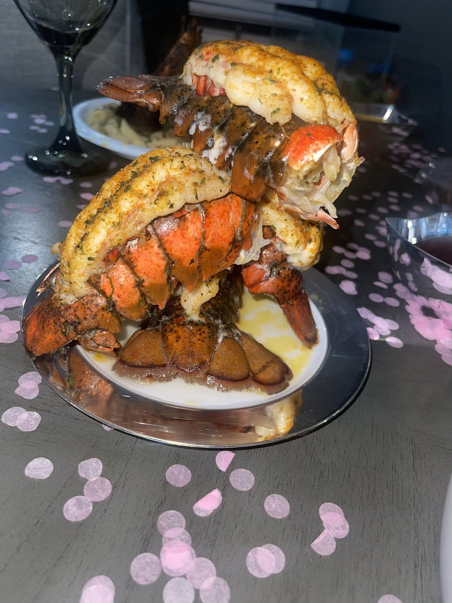 ChefYT3200's tweet photo. Hi! My name is Nataee I am a traveling chef from Philadelphia, PA who is currently trying to expand my business. If you would be so kind please RT &amp; Like this tweet. My potential next client just might be on your timeline❤️ https://t.co/wTuXBZj1Yr