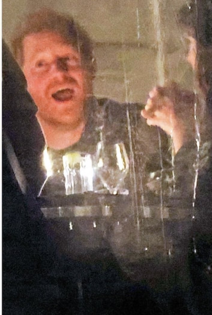 HarrysGreySuit tweet media