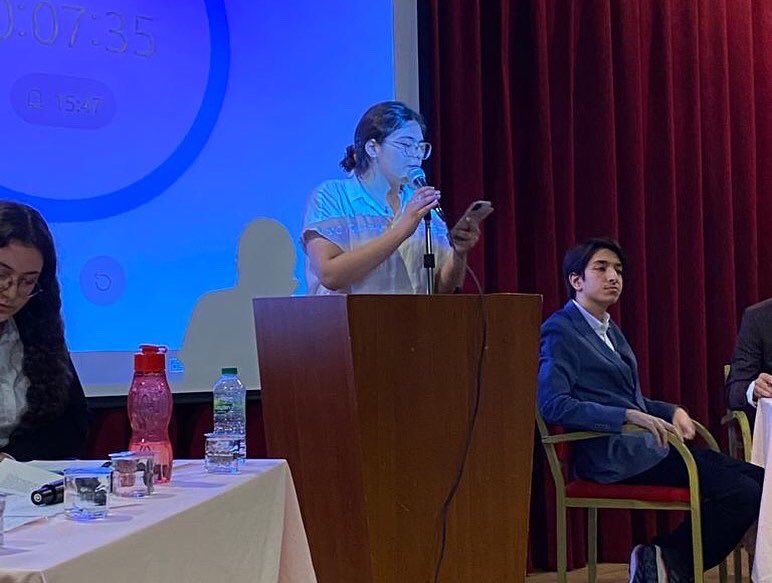 bahcesehirant's tweet photo. Kampüsümüz lise öğrencileri arasında düzenlenen münazara etkinliğinin ilk etabı gerçekleşti. 11.sınıf öğrencilerimizin kıyasıya yarıştığı bu etkinliğin kazananı, 11-C sınıfı öğrencileri oldu. 
Katılan öğrencilerimizi tebrik ediyoruz. https://t.co/Zr7hZWVrMH