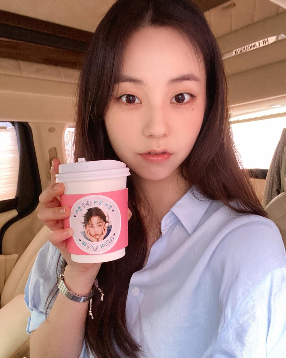 hourlysohee's tweet photo. #SOHEE #안소희 https://t.co/xKxyzAMg6q