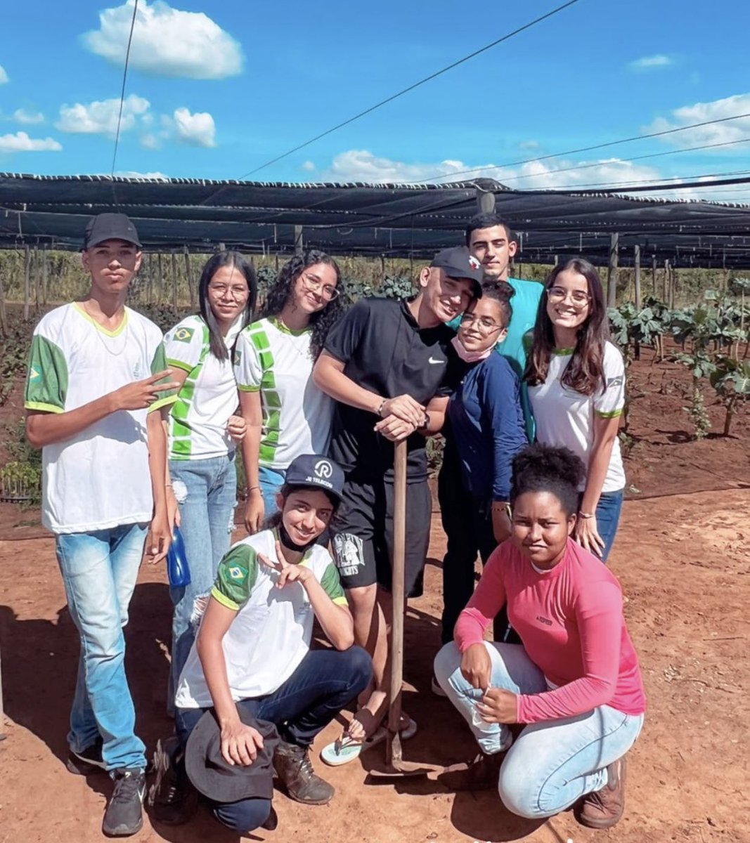 joaogomescant0r's tweet photo. O João visitou o IF Sertão em Petrolina, onde estudou e matou um pouco da saudade dos amigos e dos colegas! ✨❤️ https://t.co/Zx83r6T55t