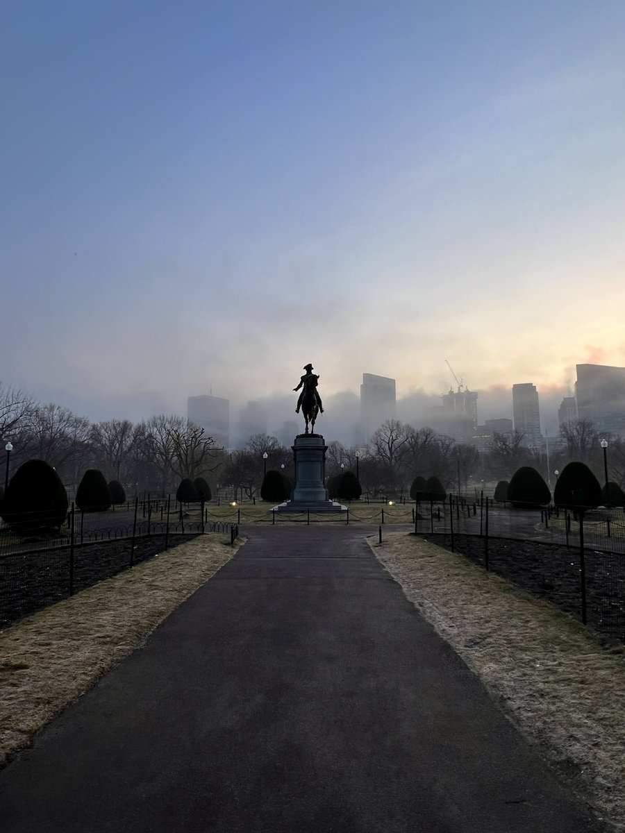 ryanawagner's tweet photo. @MattNBCBoston @NBC10Boston @NECN Before the fog completely rolled in… https://t.co/yOxKf0eZgu