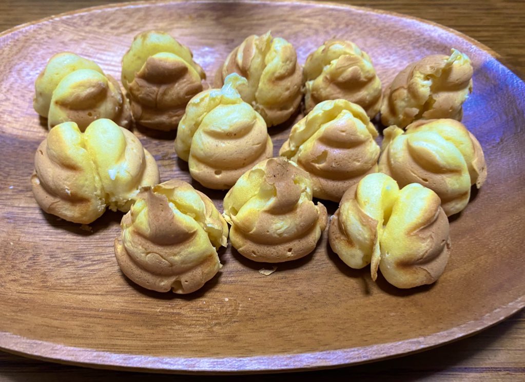 naoyan_bk's tweet photo. お友達で素敵なマジシャンMAGIC GO様と奥様kazumi様より、子どもたちにうんち焼きをいただきました。もう大興奮。ホットケーキミックスで作れるけど、見本のようにするには修行が必要かも。
#うんち焼き
#ホットケーキミックス
#MAGICGO
https://t.co/woUtw60uW0 https://t.co/XQdrcoxJjl