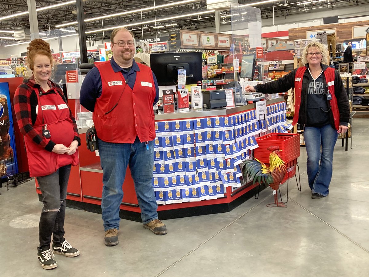 KimWeseli's tweet photo. Visited my Whitestown β¦@TractorSupplyβ© store to donate to #grantsforgrowing. Great people and great cause. Support FFA at your Tractor Supply. https://t.co/rwcxMSxLZa