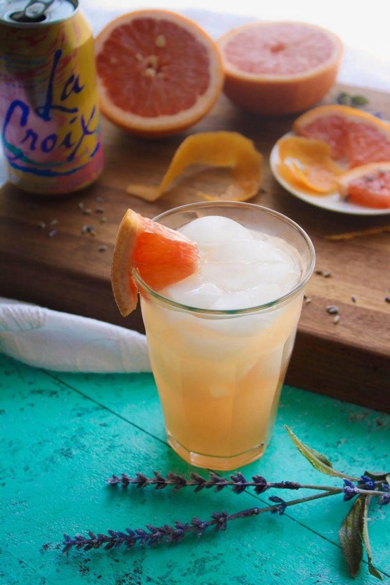TranslatorFood's tweet image. #TrendAlert: These days, millennials and Gen Z alike are looking for alcohol alternatives, and there are plenty of booze-free drinks to give you all the classy feelings of a cocktail! 

Try out this La Croix and Lavender #Mocktail: bit.ly/3oLvQTv 

#FoodTrendsTranslator