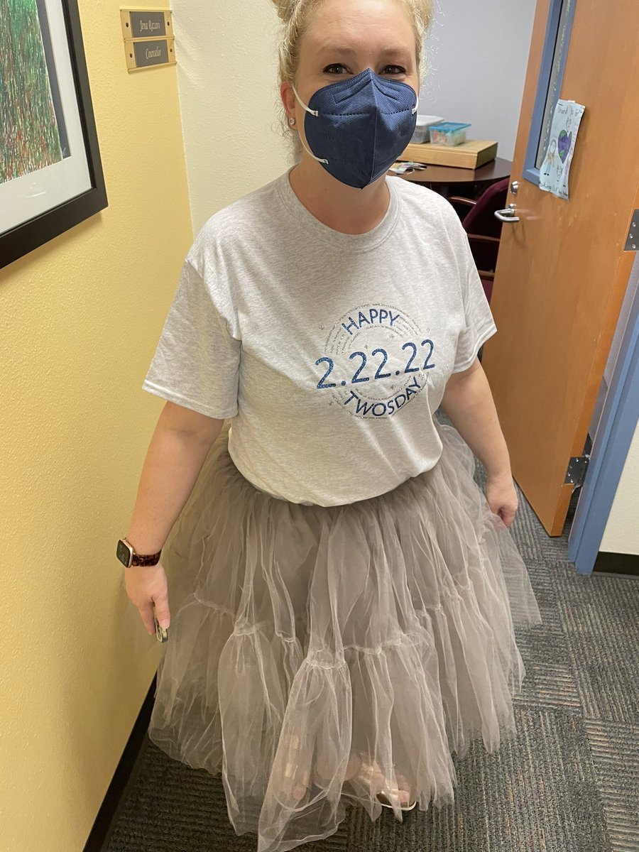 LinderEagles's tweet photo. Let’s celebrate 2/22/22!! Our Eagles are tooooooo awesome #2💕✌🏼✌🏼✌🏼@AISDElementary @AustinISD https://t.co/6rkAuIM7ze