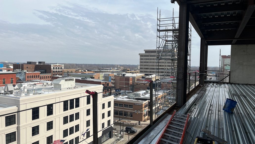 STARFinancial's tweet photo. It's hard to believe that this was little more than a hole in the ground a year ago. Construction is really coming along at the site of our new HQ in Fort Wayne. #STARonMain https://t.co/9sepX3BXJE