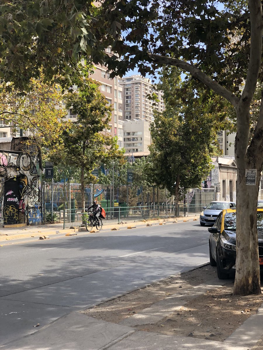 Cuándo volverán a abrir la plaza de bolsillo Sta Isabel?? lleva mucho tiempo cerrada 😥 <a href="/Muni_Stgo/">Santiago</a>