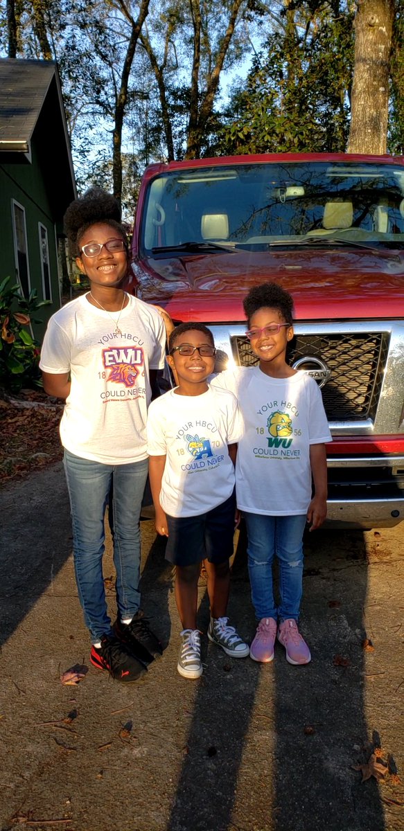 MsStaci_luvsFSU's tweet photo. When your parents when to a PWI, but it's HBCU day at school. If we are nothing else we are AME baby. So we're repping our schools. @AMEChurchOff Here's 3 of the cutest YPDers from the Electrifying 11th Episcopal District. #AMEProud #HBCUDay https://t.co/14C0nuaIBC