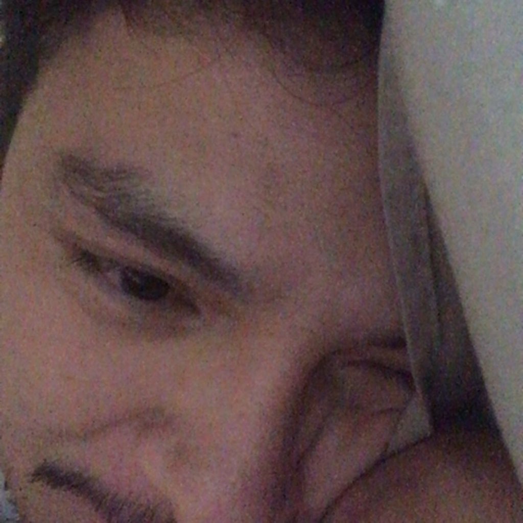 andrewalub's tweet photo. Nikko calling me this late before going to bed to say good night and I miss you and my response was “Anung ginawa mo? Tell me? Or lasing ka?” 😂 — mga random sweet calls like this are cute and scary. 😂 overthinker haha di ako sanay na mas sweet pa sa akin. Taena. #LDRThings https://t.co/n6C7JH2Wg3