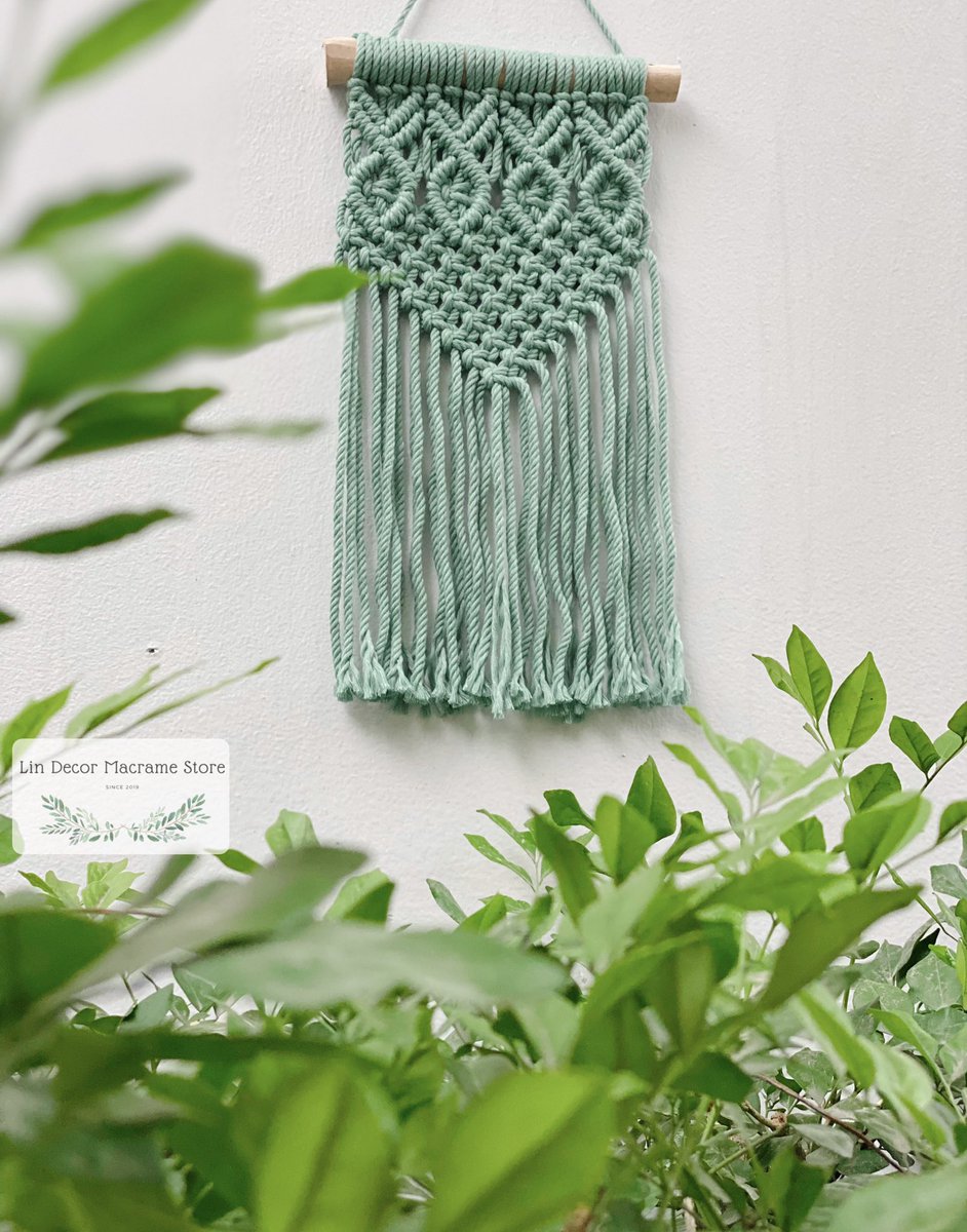 LinDecorMacrame's tweet image. Sage Green Small Macrame Wall Hanging ♥️
#macramewallhanging #smallmacrame #bohostyle #bohodecor #handmade #handmadewithlove #macramehanger #macramehandmade #wallartdecor #sagegreen #homedecor #bohohomedecor #giftforher #giftforfriend #macramelove #handmadegifts #etsyshop #boho