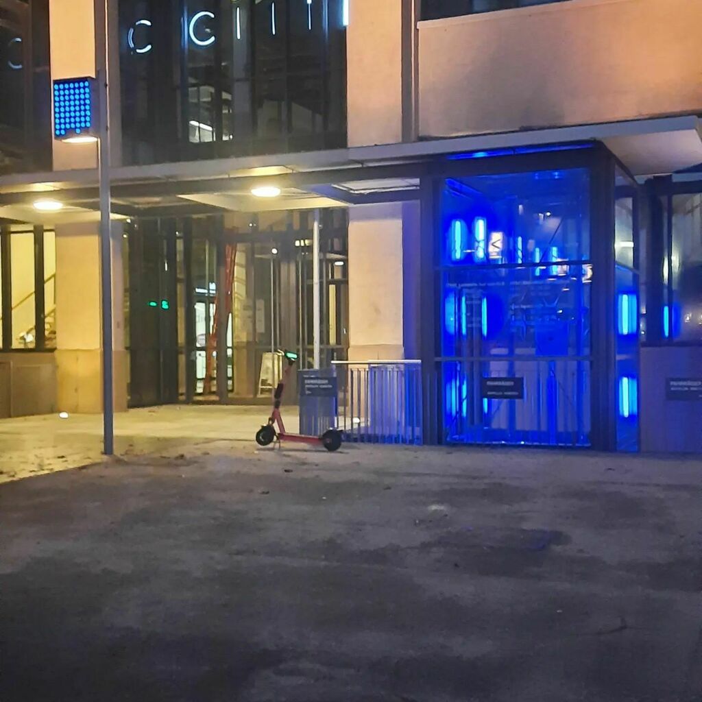 So i am here at ZKM, doing a residency at the Hertz Lab,ZKM. And what i am doing here is making a composition for the Klangdom. It sounds like some BDSM dom! But Klang =Sound and dome is dome. So for the sound dome. And the question is, 2hat can spatial-… instagr.am/p/CaSiIxTsWm6/