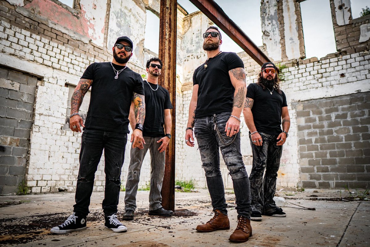 fromthedepthsPA's tweet photo. NEW CLIENT - @trendescent. Hard Rock/Metal from Florida. Listen on Spotify at https://t.co/TxESMe8ZFj &amp; add them at https://t.co/VKsITZ6nHt https://t.co/kFjWpvKk5D