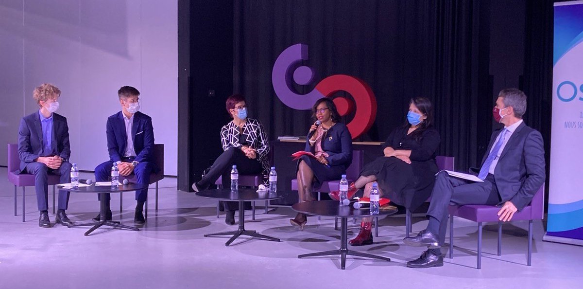 1ElisaMoreno's tweet image. Ravie d’échanger ce soir avec les étudiants de @CentraleSupelec aux côtés d&apos;@annabellallouch et Romain Soubeyran sur deux sujets qui me sont chers : la méritocratie et l’égalité des chances.

Poursuivons, ensemble, notre combat pour que chacun trouve sa place dans notre société.