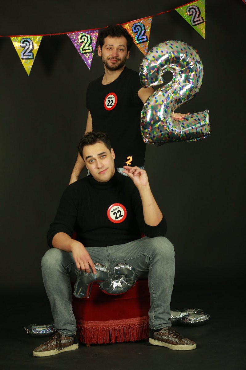 CengizMan's tweet photo. Geen betere manier on twosday te vieren dan via een spontane fotoshoot in de studio met zijn tweeën... In tweema! Happy 22-2-22! 

@BorisBoekelman https://t.co/stLpAGJwPB