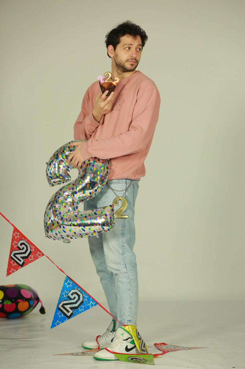 Geen betere manier on twosday te vieren dan via een spontane fotoshoot in de studio met zijn tweeën... In tweema! Happy 22-2-22! 

<a href="/BorisBoekelman/">Boris Boekelman</a>