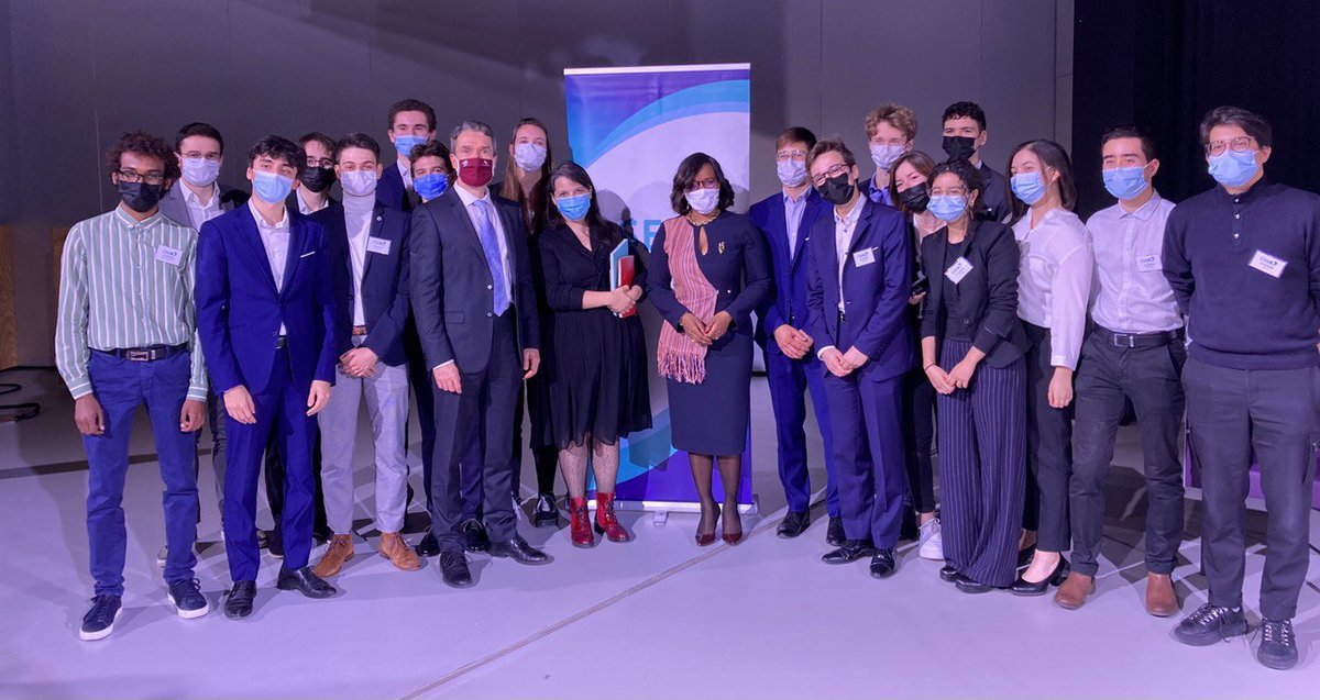 1ElisaMoreno's tweet image. Ravie d’échanger ce soir avec les étudiants de @CentraleSupelec aux côtés d&apos;@annabellallouch et Romain Soubeyran sur deux sujets qui me sont chers : la méritocratie et l’égalité des chances.

Poursuivons, ensemble, notre combat pour que chacun trouve sa place dans notre société.