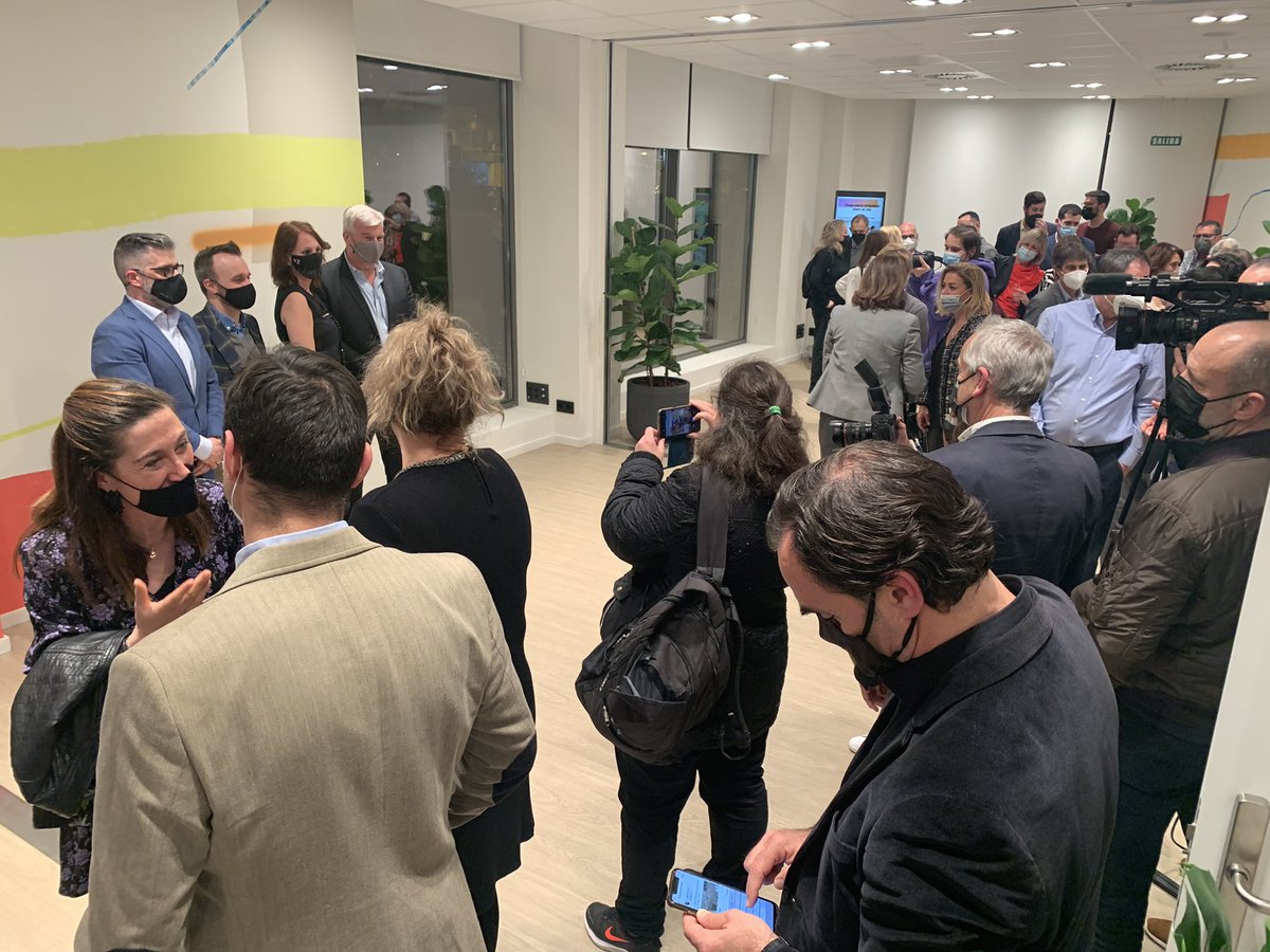 ¡Que ganas teníamos de un buen #sarao! Llenazo en la inauguración de <a href="/OooZaragoza/">OOOZaragoza</a> 

Os deseo la mejor de las suertes… ¡aunque se que no la vais a necesitar!

¡Aupa!