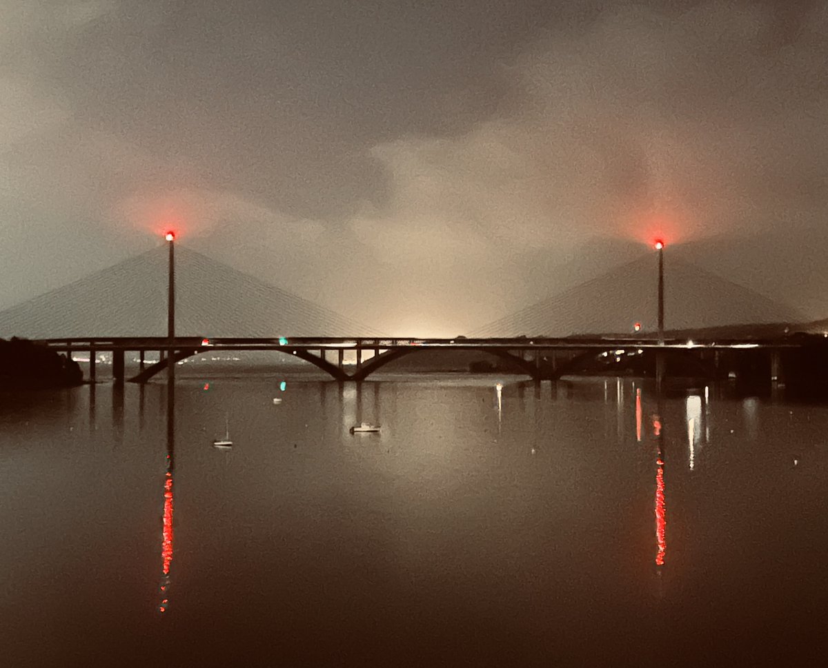 Le pont comme un palindrome.
20:22 22.02.2022