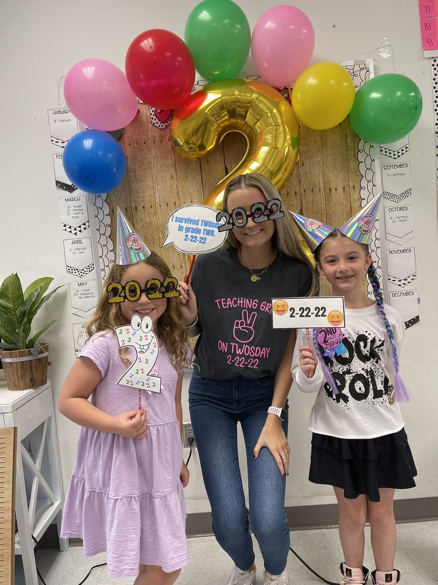 kinderwithkelly's tweet photo. Grade TWO had way too much fun on TWOsday!!!😄2️⃣💗 Making memories!✌🏼 https://t.co/ASeeSAF14y