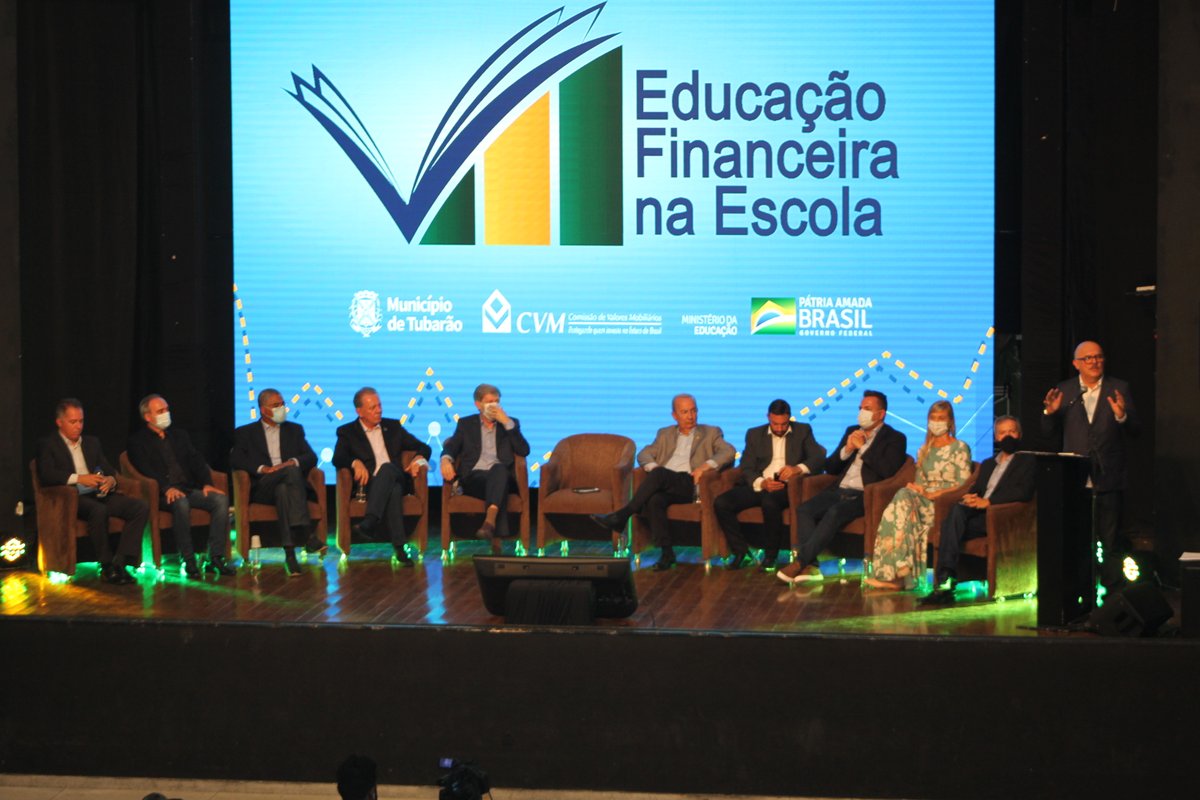 Programa de Educação Financeira na Escola é lançado em Tubarão

Saiba mais ➡️ bit.ly/3LQXwQE