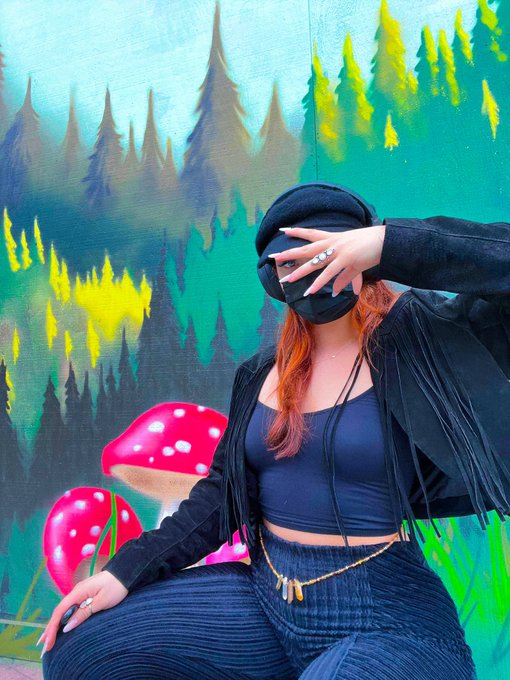 Walking around 🌱 https://t.co/miPJtRMQau