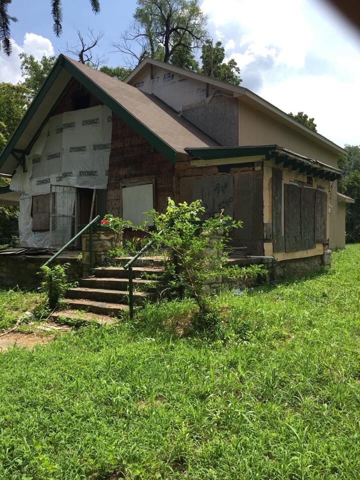royalserin's tweet photo. The Marlborough Community Land Trust is finally ready to sell our second house! 5 beds/3 baths, priced 25% below market value at $220k. Nearly half an acre lot w 10 yr tax abatement. We’re hosting an open house this Sat Feb 26 10-noon. Details are here: https://t.co/7vJx188S2w https://t.co/K968wqr3bH
