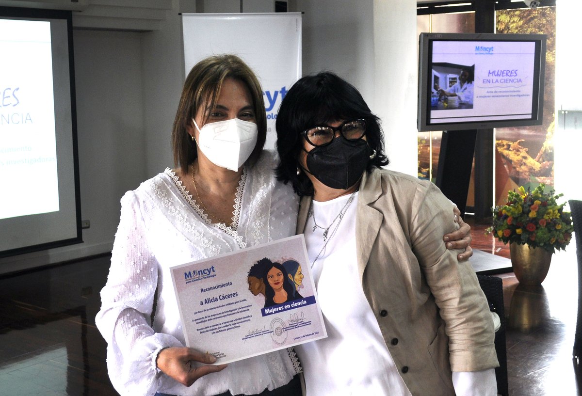 Alicia Cáceres es Dr.ª en Ciencias Botánicas.

Esta investigadora venezolana evalúa el efecto de las perturbaciones sobre la microbiota del suelo en bosques afectados por manejo forestal.

Hoy labora en la producción de harina y ñame y batata, con la Alianza Científico-Campesina.