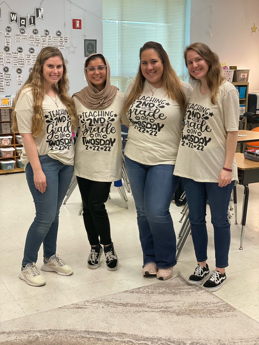 Teaching second grade on a twosday with the best team! <a href="/barton_grade2/">Claire Barton</a> @MsFaridi92 <a href="/msobrienDSES/">Ms. O’Brien</a>