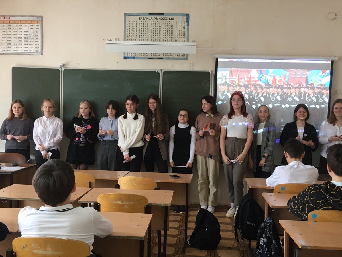 Современный День защитника Отечества - это праздник доблести, мужества,чести и любви к Родине. В  преддверии этого дня в #лицей_престиж поздравили  мужчин всех профессий и возрастов, в том числе самых юных, которым только предстоит когда-то встать на защитные рубежи. Поздравляем!