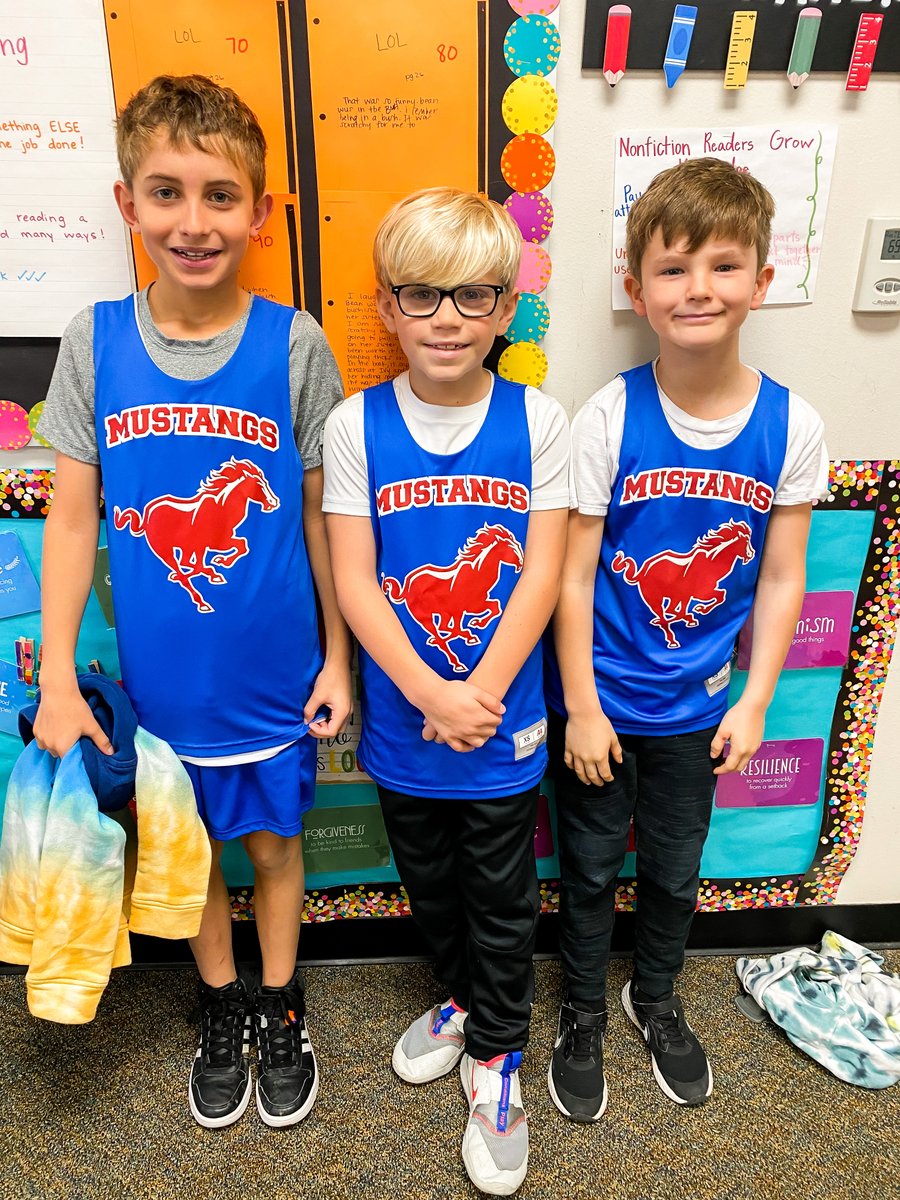 Purefoy2nd's tweet photo. It's TWOS-day in 2nd grade!! This is the greatest day filled with two's facts, problem solving and twin dress up.✨ 2-22-22 #FISD2 #TWOsday #WeAreOne https://t.co/I57BynK3CT