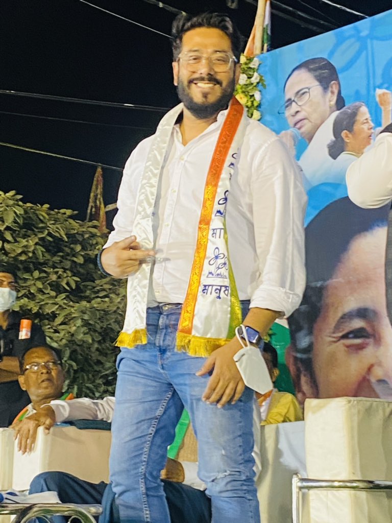 ABHINASHSHAW20's tweet photo. টিটাগড় পৌরসভার তৃণমূল প্রার্থীদের সমর্থনে টিটাগড়ে জনসভায় করলে @iamrajchoco and @sayani06 https://t.co/47bD9r93G5