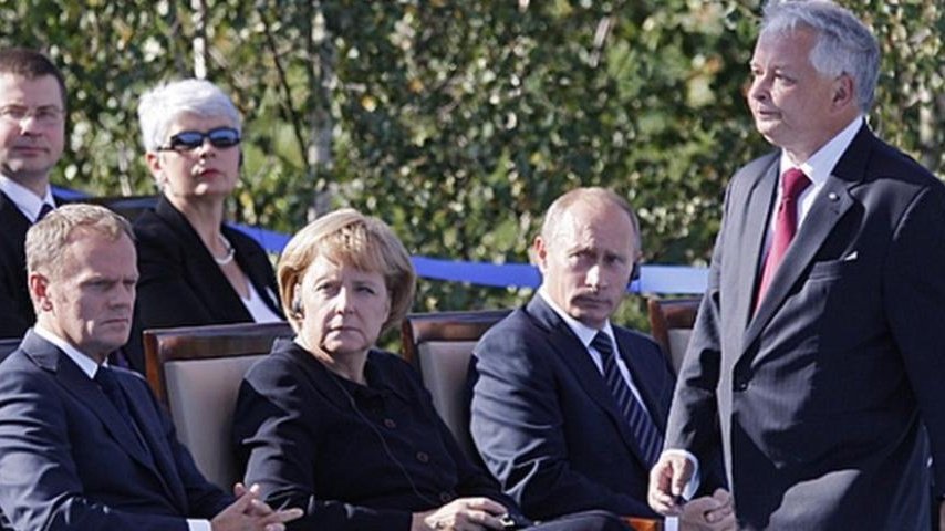 Ewa37316565's tweet photo. Uwielbiam to zdjęcie. 
Przejrzał ich wszystkich. I nie bał się mówić o tym głośno. https://t.co/SMeZX1Sz1b
