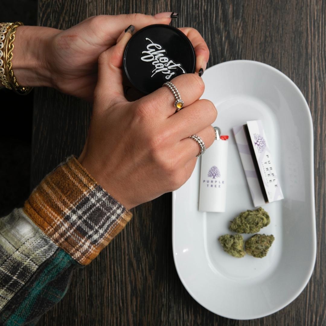 purpletreeltd's tweet photo. Rolling the good stuff from @GhostDrops_ top-shelf flower selection. Drop a 💜 emoji ⁠if you’re coming by the shop this week! https://t.co/ASiXHjEGXD