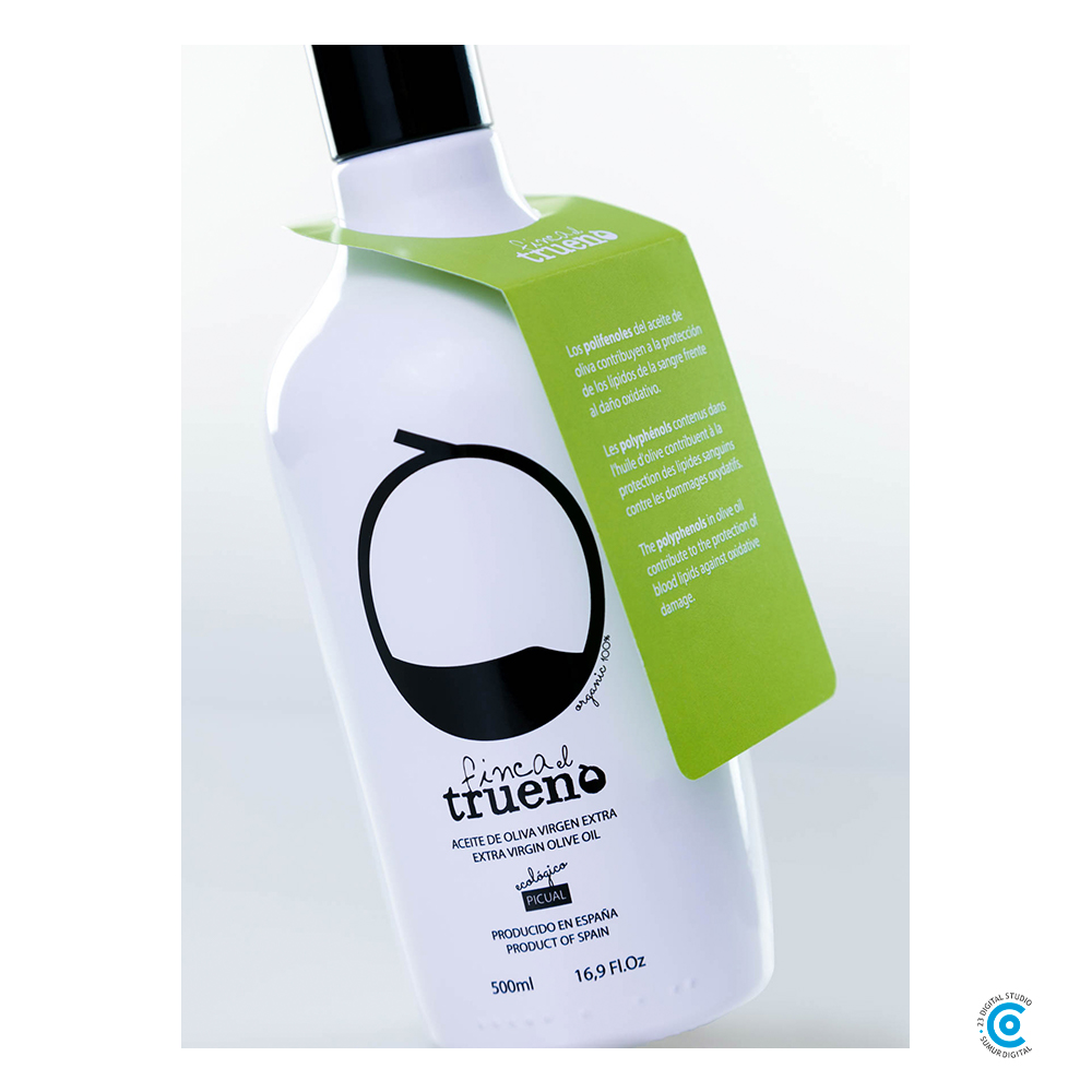 23DigitalStudio's tweet photo. 📸 Cuidamos cada detalle para que el producto de nuestro cliente se muestre de 🔟 

#SumurDigital #23DigitalStudio #Fotografiadeproducto #aceitedeoliva https://t.co/lb0DKjDMKo