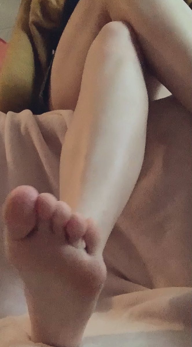 3DVgirlfriend's tweet photo. Bow before your goddess and send to $3DVgfriend on cashapp~ Don’t keep me waiting and let me drain you or else.

♡ feet sole fetish goddess femdom kink calves hentai anime girl nsfw findom wasian thigh highs ♡ https://t.co/QoOpJu4ENh