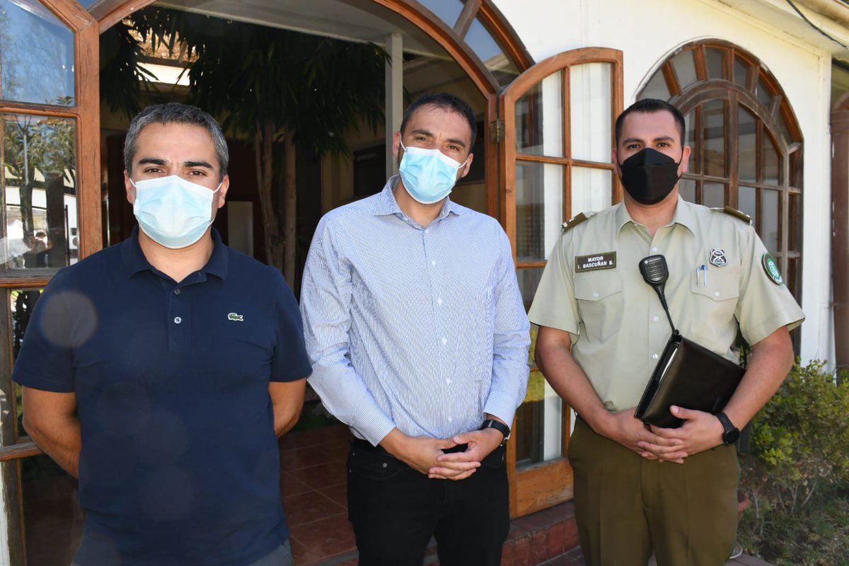 👮🏽‍♀️ Hoy se presentó ante nuestras autoridades comunales el Mayor de Carabineros Iván Bascuñán Barra de la Séptima Comisaría de La Calera quien llegó hoy a nuestra ciudad.
💪🏾  JUNTOS TRABAJAREMOS POR LA SEGURIDAD DE NUESTRA COMUNA.

#HagamosLaDiferencia 🧡
#LACALERA
